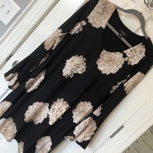 Karen Kane bell sleeve dress Size M